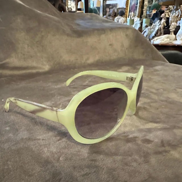 1990s Vintage Fake Green Marble Acetate Bon Bon Italian Sunglasses For Sale - Image 10 of 11