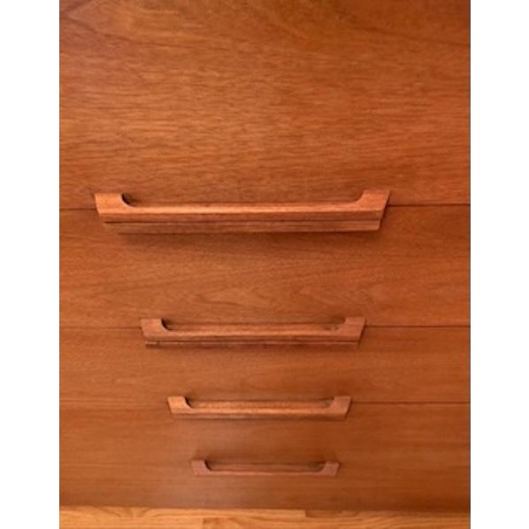 Ramseur Furniture Company 1950s Ramseur MCM Chest of 5 Drawers With Removable Glass Top For Sale - Image 4 of 18