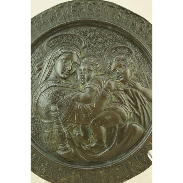 Metal Bronze Medallion with Bas-Relief depicting the Madonna Della Seggiola by Raffaello Sanzio, Italy, Late 1800s For Sale - Image 7 of 18
