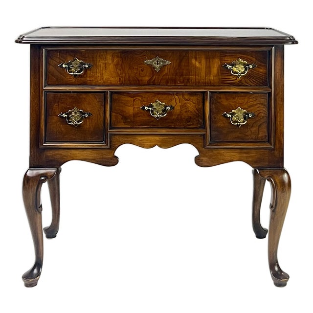 Vintage Hekman Queen Anne Style Walnut Burl Lowboy Dressing Table / Side Accent Chest For Sale