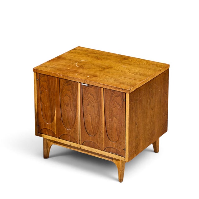 Broyhill Brasilia Mid Century Walnut Commode Nightstands – Pair For Sale - Image 11 of 11