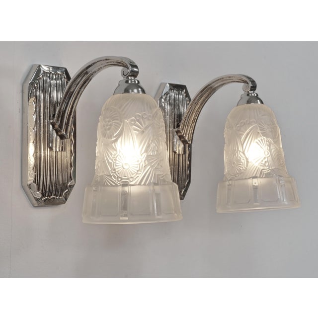 1930s Pair of 1930s Hettier Vincent French Art Deco Tulip Glass Wall Sconces - 2 Pairs Available For Sale - Image 5 of 13