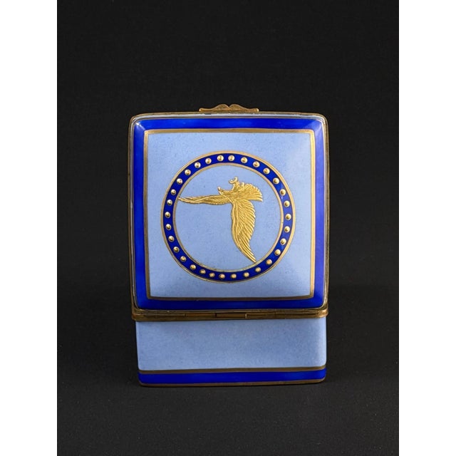 French Cobalt Porcelain Box with Gilt Eagle from Porcelaine de Paris, 1900-1930 For Sale - Image 3 of 7