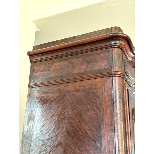 Late 19th Century 19th Century French Louis XV Hand Carved Walnut Armoire Vitrine With Single Glass Door For Sale - Image 5 of 12