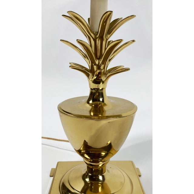 Vintage Bombay Brass Pineapple Table Lamp W/ Tole Shade For Sale - Image 9 of 11