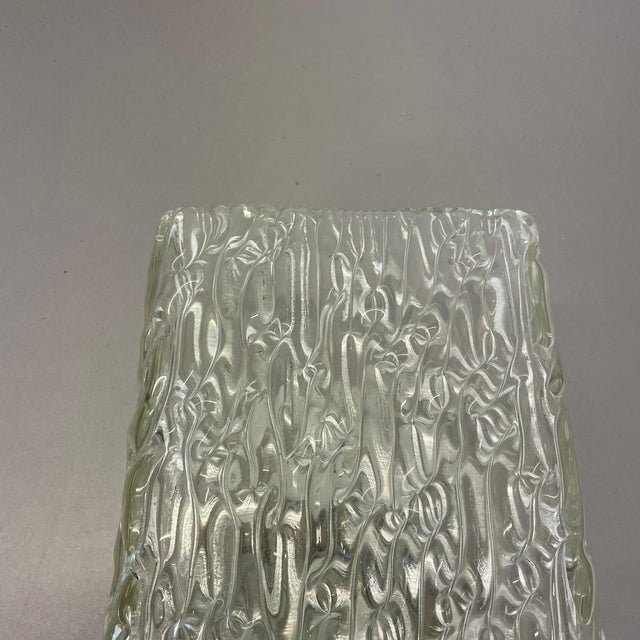 Large Hollywood Regency Cubic Ice Glass Wall Light from Kalmar Lights, 1960s For Sale - Image 10 of 18
