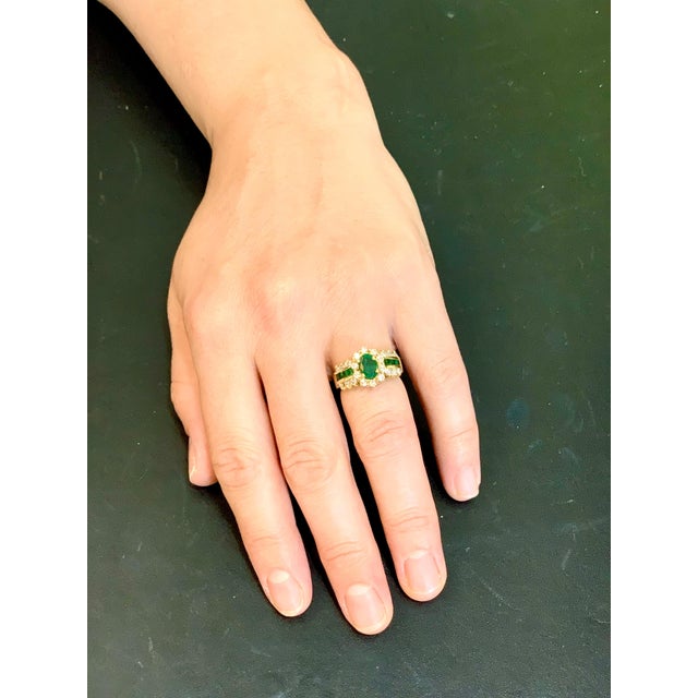 1 Carat Oval Cut Emerald and 1.0 Carat Diamond Ring 18 Karat Yellow Gold For Sale - Image 13 of 18