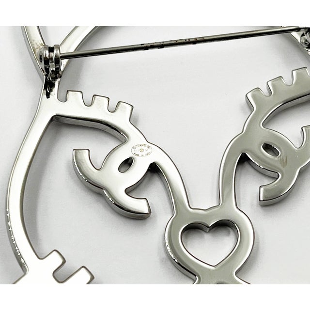 Contemporary Chanel Silver Cat Round Square Princess Crystal Small Brooch For Sale - Image 3 of 3