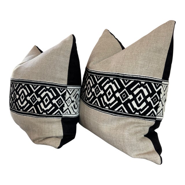 Pair of Black and White Trimmed 20” Pillows For Sale