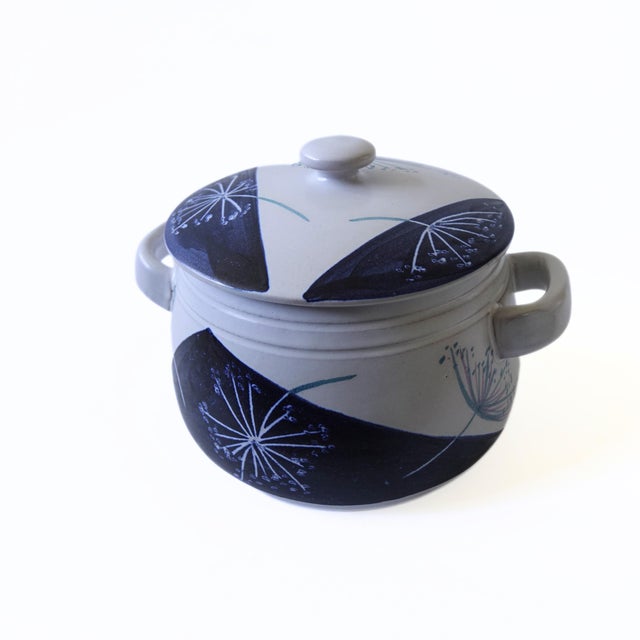 Vintage Flower Patterned Bowl with Handles and Lid from Höganäs, Sweden For Sale - Image 5 of 5