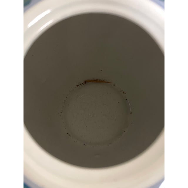 Vintage Mid-Century Chinese Chinoiserie Style Hand-Painted Porcelain Ginger Jar For Sale - Image 12 of 14