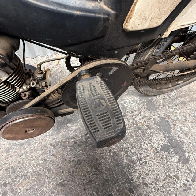 Raleigh Rm4 49cc Moped Mid-Century Modern 1964 For Sale - Image 10 of 12