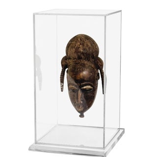 20th Century Baule Portrait Mask in Lucite Museum Display For Sale