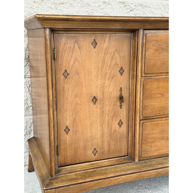 1960s Mid Century Modern Credenza / 12-Drawer Dresser - Unmarked Attributed to Thomasville Horizon Series For Sale - Image 9 of 10