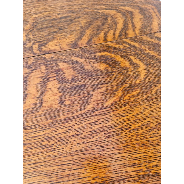 Victorian Antique 1890s Round Tiger Oak Dining Table With Carved Lion Heads For Sale - Image 16 of 16