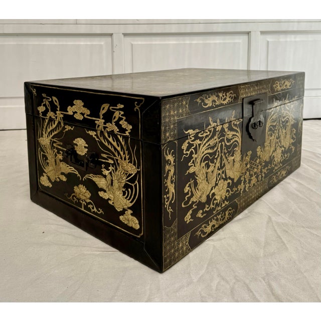 Early 20th Century Early 20th Century Chinoiserie Asian Black Lacquer and Gold Trunk Chest For Sale - Image 5 of 12