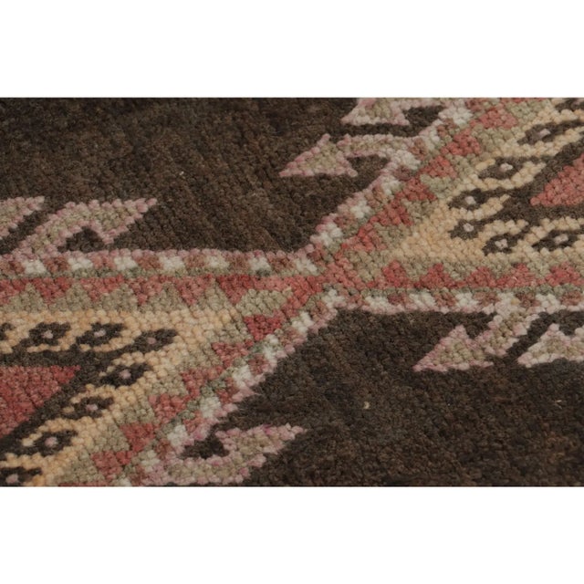 Traditional Vintage Turkish Gift-Sized Rug With Geometric Twin Medallions - Rug & Kilim For Sale - Image 3 of 6