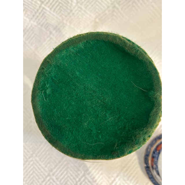 Late 20th Century Chinoiserie Imari Style “Empress Garden” 11” Temple Jar For Sale - Image 9 of 11