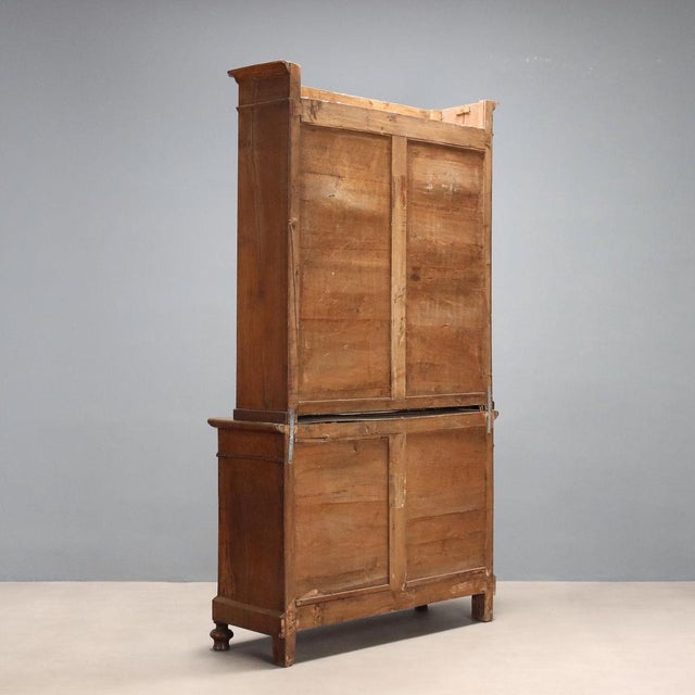 Antique Italian Bookcase in Walnut, 1800s For Sale - Image 10 of 11