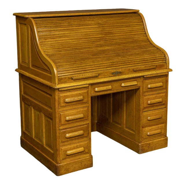 Early 20th Century Oak Roll Top Desk For Sale