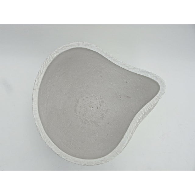 2000 - 2009 Amorphe Plant Pot in White Slurried Fibre Glass from Gunter Lambert, 2000s For Sale - Image 5 of 10