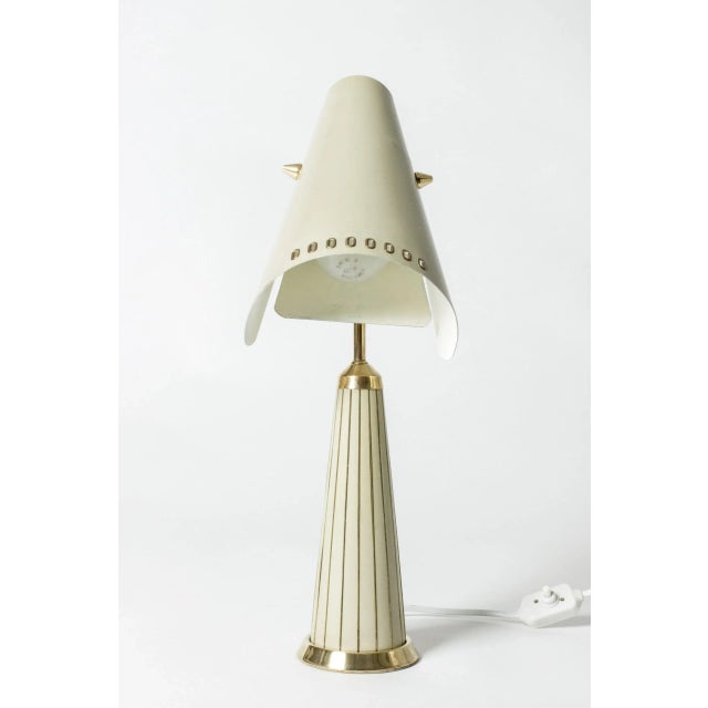 Very cool Swedish 1950s table lamp from Fåglavik, a small lighting firm in the south of Sweden. Fåglavik made small series...