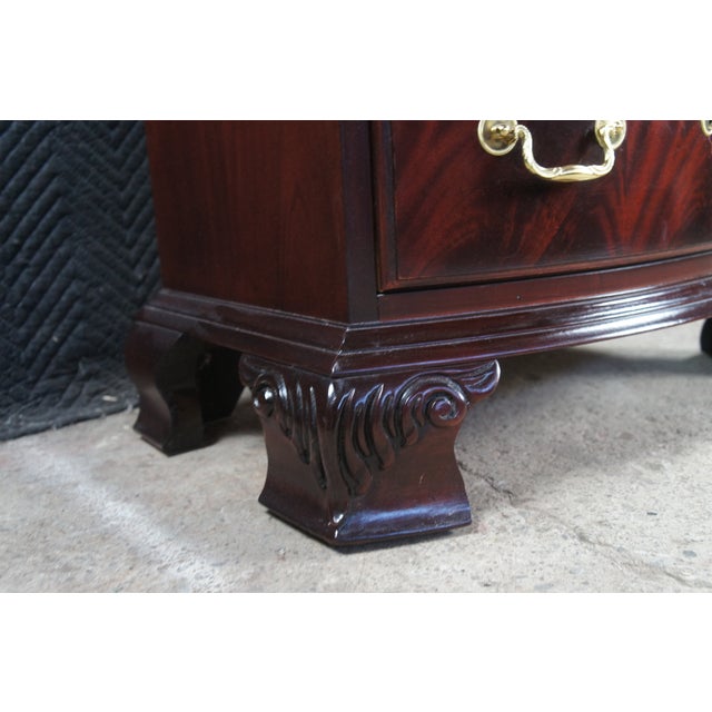 Thomasville 18th Century Flame Mahogany Bow Front Bedside Chests Nightstands, A Pair For Sale - Image 11 of 13