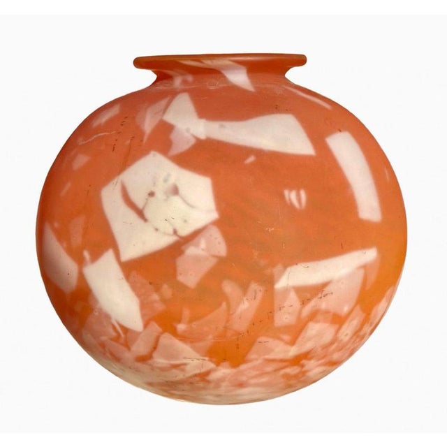 Artist: Daum Signé Lorrain Period: 20th century Style: Art Deco Condition: Good condition Material: Glass Diameter:...