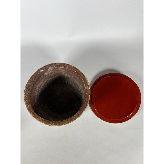 Ceramic Stoneware and lacquer water container - Japan - Edo period (1615-1868) For Sale - Image 7 of 7