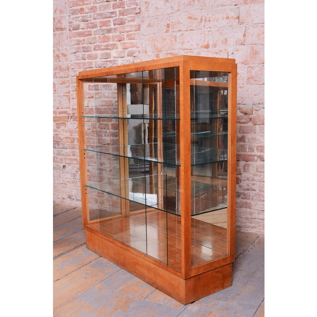 Art Deco Display Cabinets in Maple, Glass, and Mirror, Czech, 1930s, Set of 2 For Sale - Image 13 of 18