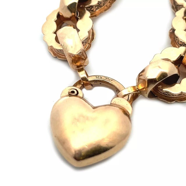 1990s Vintage 14k Rose Gold Garnets Heart Clasp Charm Oval Link Bracelet For Sale - Image 5 of 5