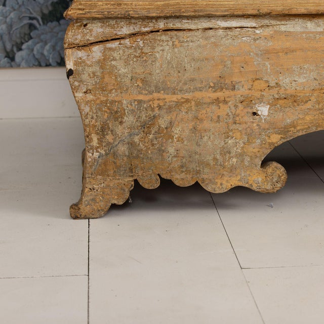 18th C. Italian Baroque Cassapanca Storage Bench in Original Paint For Sale In Wichita - Image 6 of 17