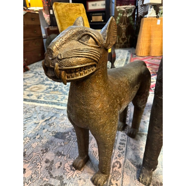 African Antique Pair of Bronze Royal Leopard Sculptures From Benin For Sale - Image 3 of 18