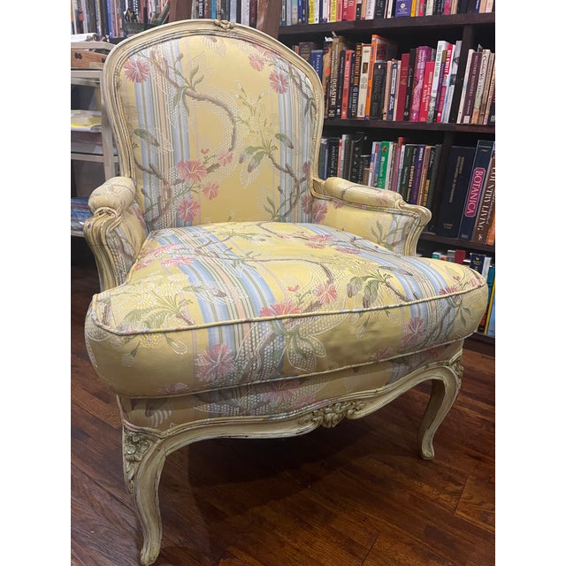 Mid 20th Century French Provincial Floral Louis XV Style Bergere Cabriole Armchair For Sale - Image 4 of 12
