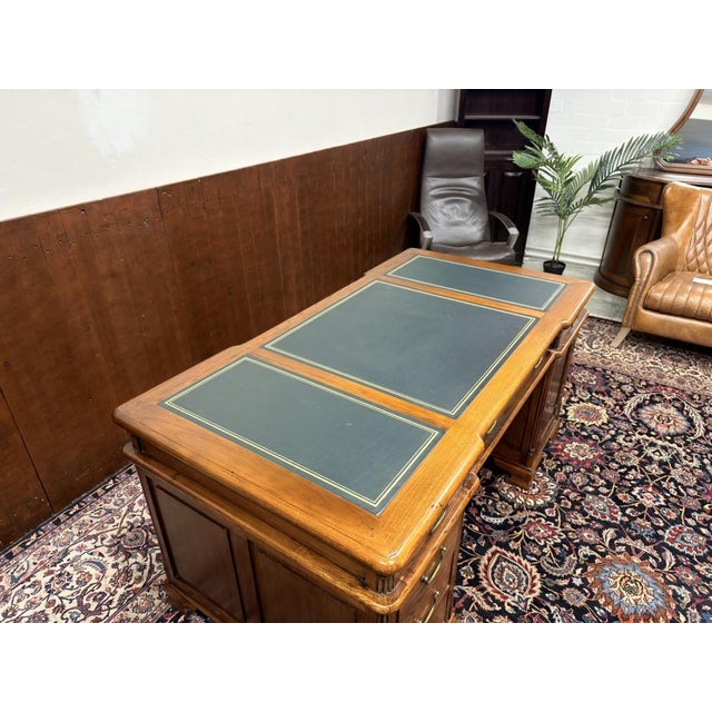 English Chesterfield Desk in Oak For Sale - Image 16 of 18