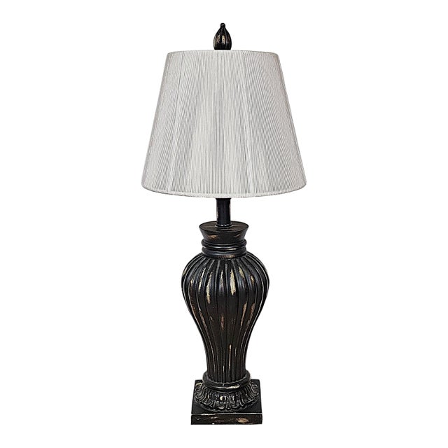 Vintage Traditional Fluted Urn Table Lamp in Antique-Style Carved Wood Look For Sale