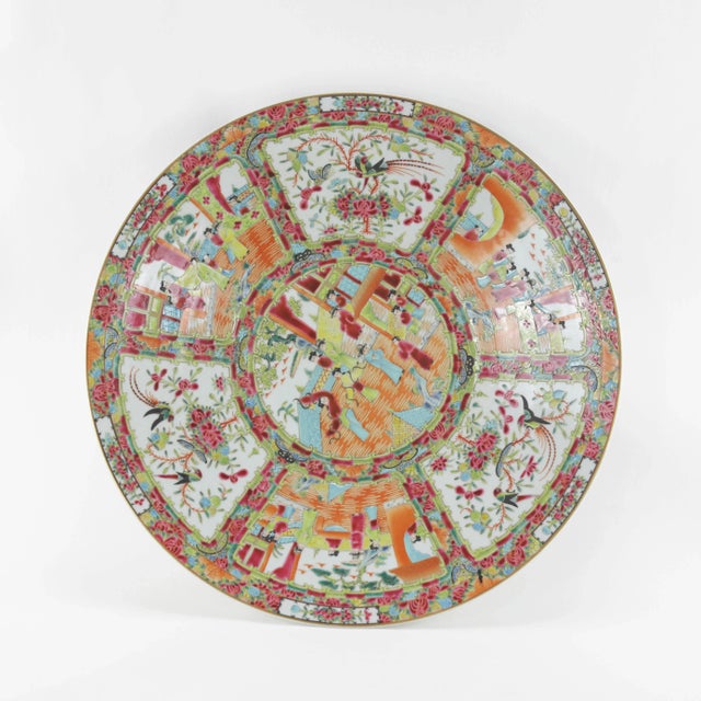 Chinese Early 20th Century Export Porcelain Cantonese Famille Rose Plate For Sale - Image 3 of 10