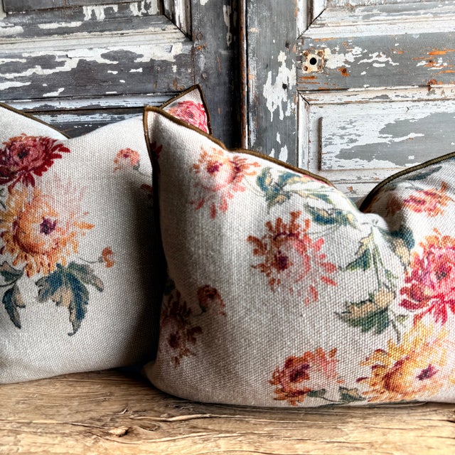 French French Linen Lumbar Pillow Cover – Imperial Bouquet For Sale - Image 3 of 7