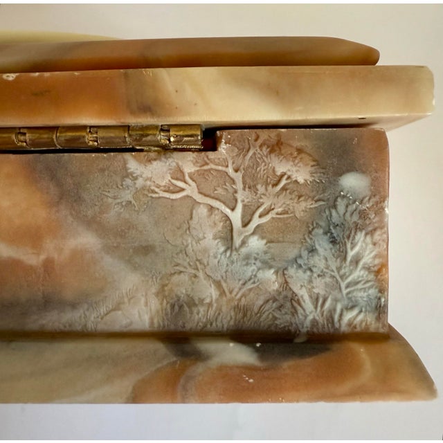 Vintage Avondale Marbled Crushed Glass Jewelry Box With Rolls Royce Silver Ghost 1923 Relief For Sale - Image 10 of 12