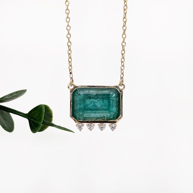 Contemporary 6ct Emerald Pendant With Natural Diamond Accents in Solid 14k Gold | Em 15x10mm For Sale - Image 3 of 5