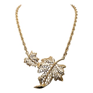 Vintage Signed Crown Trifari Goldtone Openwork Leaves Pendant Necklace For Sale
