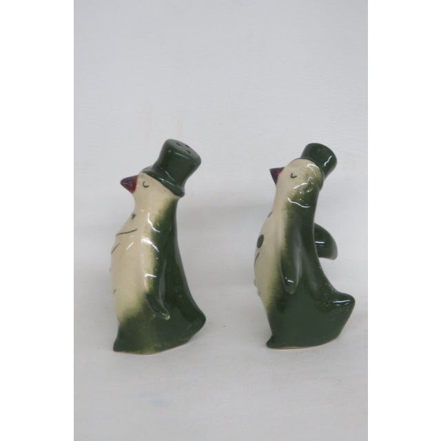 Mid 20th Century Vintage Ceramic Penguins in Tuxedos and Top Hats Salt and Pepper Shakers Pair 4494b For Sale - Image 5 of 17