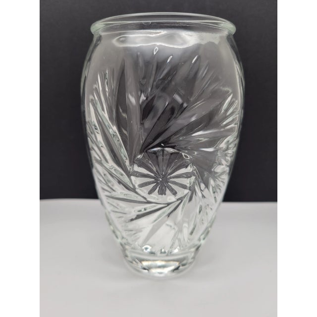 Ralph Lauren Vintage Ralph Lauren Clear Crystal Safari Design Vase For Sale - Image 4 of 8