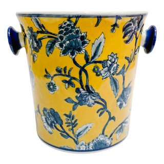 Late 20th Century Chinoiserie Blue & Yellow Floral Porcelain Ice Bucket With Handles For Sale