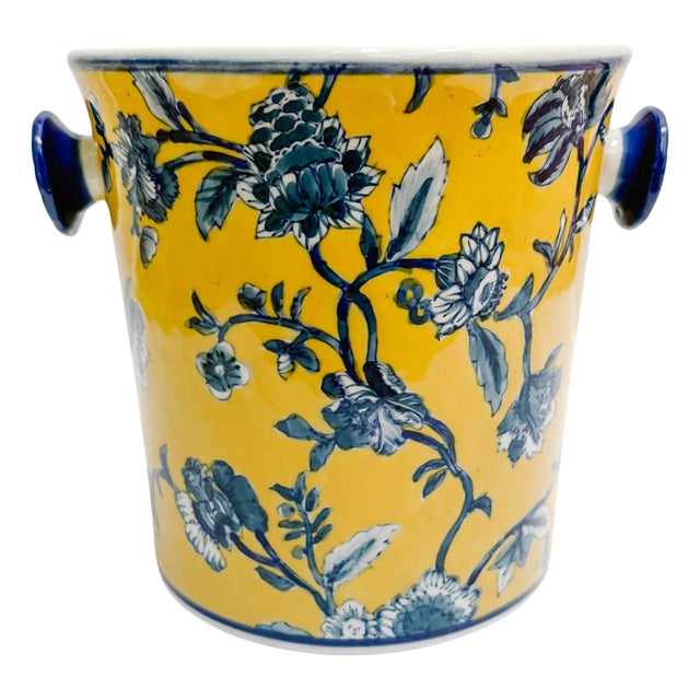 Late 20th Century Chinoiserie Blue & Yellow Floral Porcelain Ice Bucket With Handles For Sale