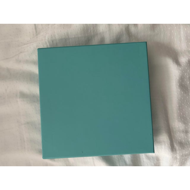 Mottahedeh Mottahedeh Porcelain 'Tobacco Leaf' Soap Dish & 3 Bars of Soap Set For Sale - Image 4 of 4