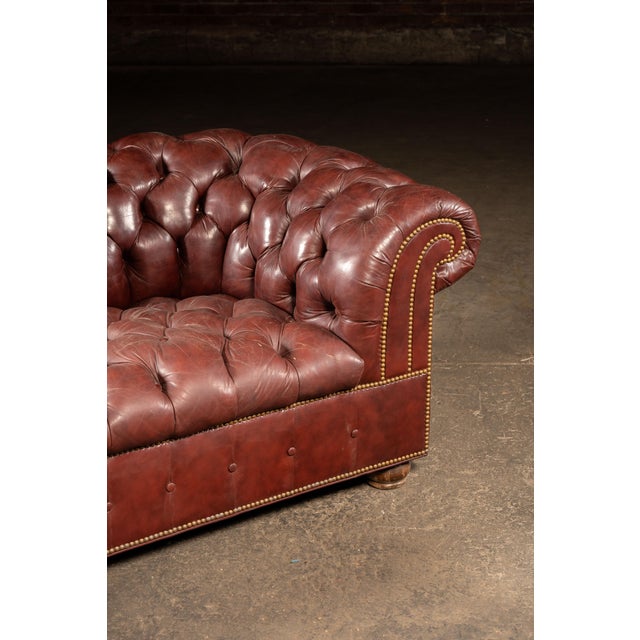 Burgundy Late 20th Century Tufted Leather Chesterfield Sofa in Burgundy For Sale - Image 8 of 15