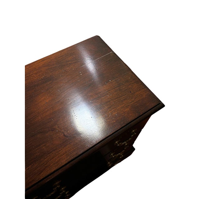 Madison Furniture 1950s Madison Square Chippendale-Style Mahogany 3-Drawer Bedside Chest For Sale - Image 4 of 5