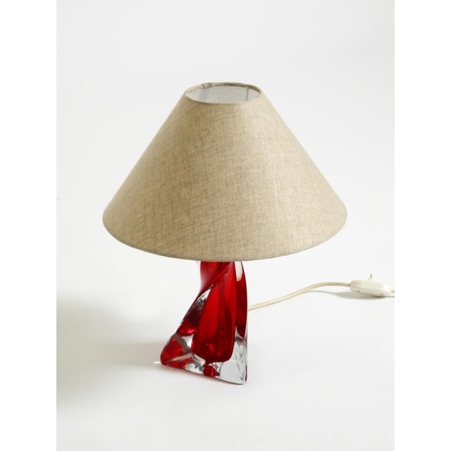 Gold Mid-Century Modern Table Lamp with Crystal Glass in Red and Transparent, 1960s For Sale - Image 8 of 18