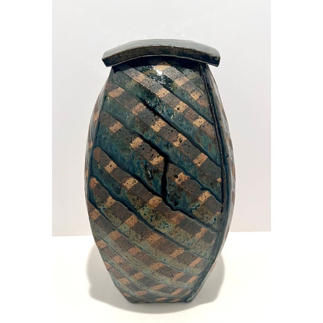 1970s Vintage Signed Hammer Studio Pottery Vase | Brutalist MCM | Checkered Harlequin Pattern | Teal Glaze | Sculptural Square Mouth For Sale - Image 5 of 7